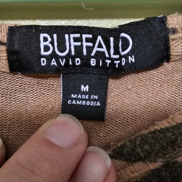 Buffalo David Bitten Cheetah Print Top Size Medium - Picture 6 of 8